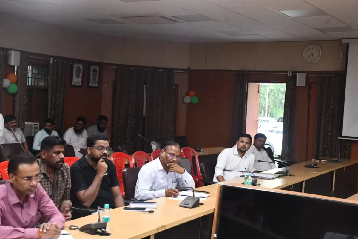 सिद्धार्थनगर : सड़क सुरक्षा समिति की बैठक में डीएम ने दिए कड़े निर्देश