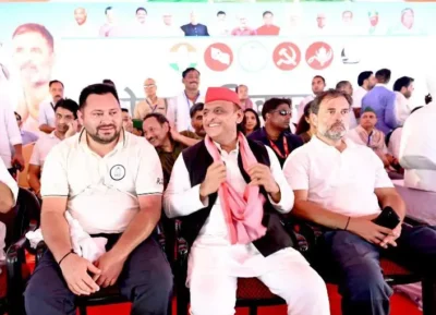 राहुल-अखिलेश की मौजूदगी तेजस्वी यादव ने खुद को CM फेस घोषित किया