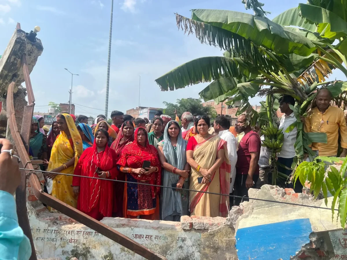 सिद्धार्थनगर में मूर्तियां हटीं, धरना हुआ, आश्वासन मिला– जानिए पूरे विवाद की कहानी