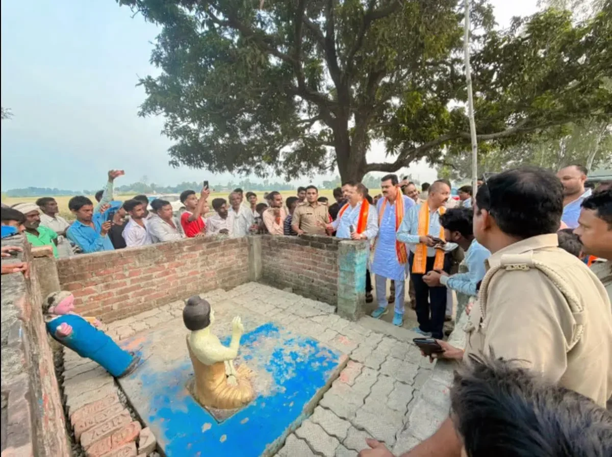 तेलियाडीह में बाबा साहब की मूर्ति हुईं क्षतिग्रस्त,प्रशासन की तत्परता से हालात सामान्य