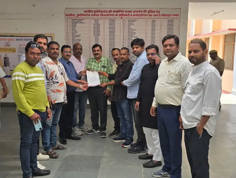 सिद्धार्थनगर में पत्रकारों में आक्रोश, हल्लौर चोरी मामले में पुलिस पर लगाया लापरवाही का आरोप