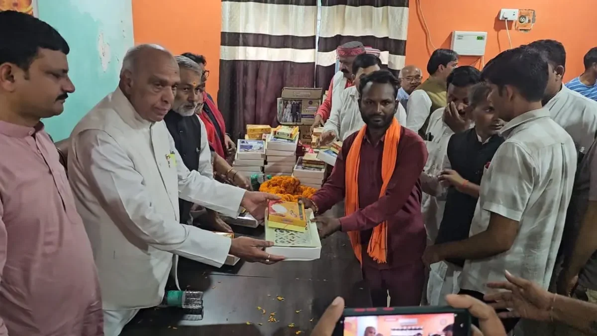 अखिलेश यादव के बयान पर भड़के जगदम्बिका पाल, बोले – “सनातन संस्कृति पर हमला बर्दाश्त नहीं”