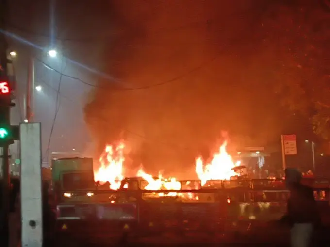 दिल्ली दहली! लाल किला के पास कार में ब्लास्ट, कई की मौत