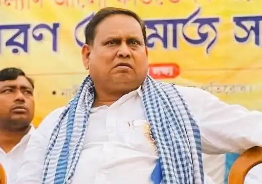 मस्जिद निर्माण विवाद से बंगाल की राजनीति में उबाल, हुमायूं कबीर सुर्खियों में