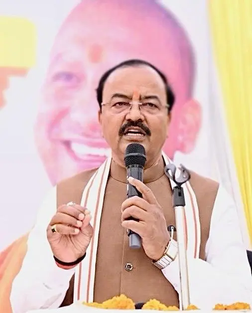 पश्चिम बंगाल में बाबरी तर्ज पर मस्जिद निर्माण पर सियासत तेज, केशव प्रसाद मौर्य ने दी कड़ी चेतावनी